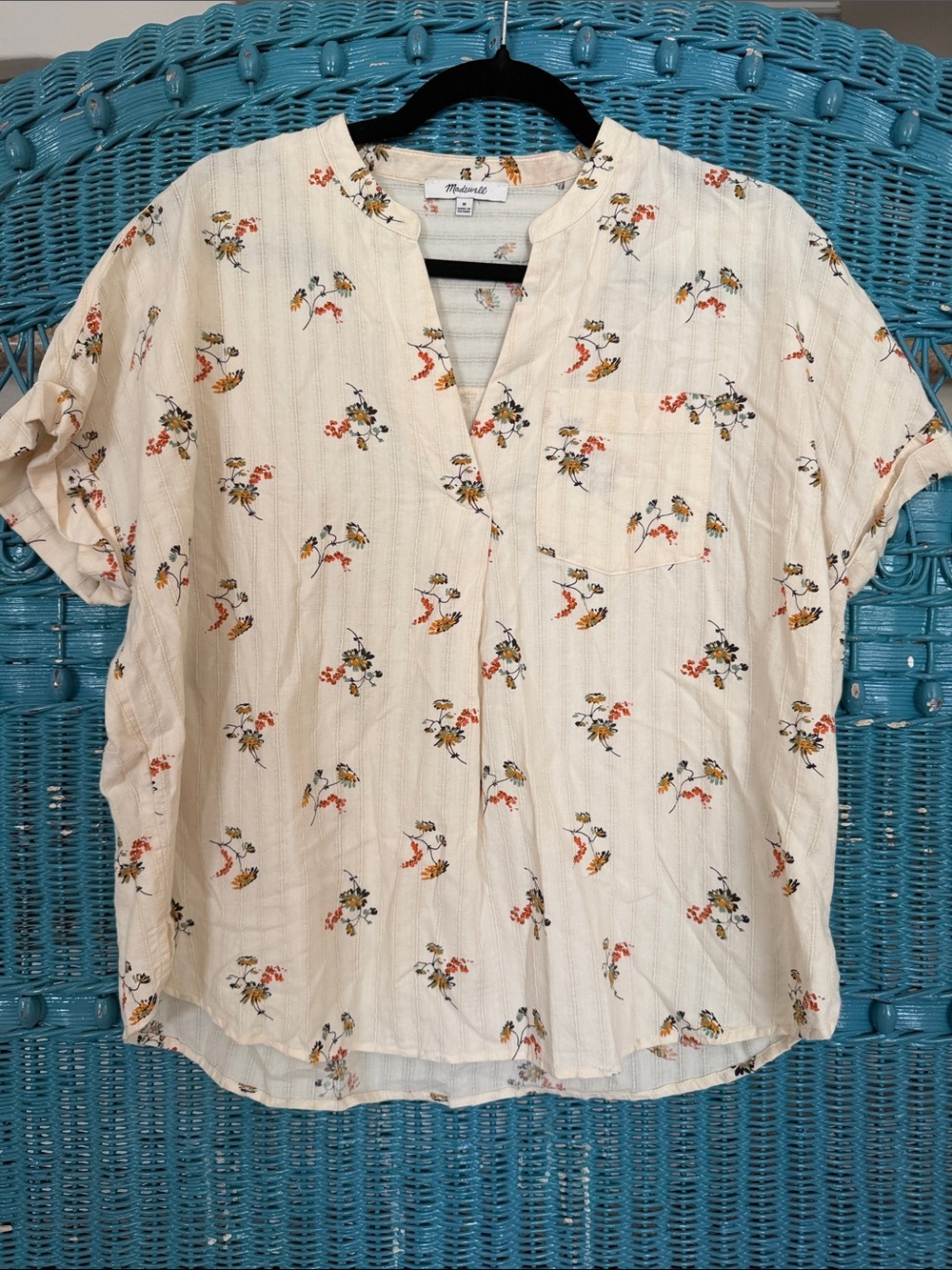 Madewell short sleeved blouse cream with flowers 100% cotton.